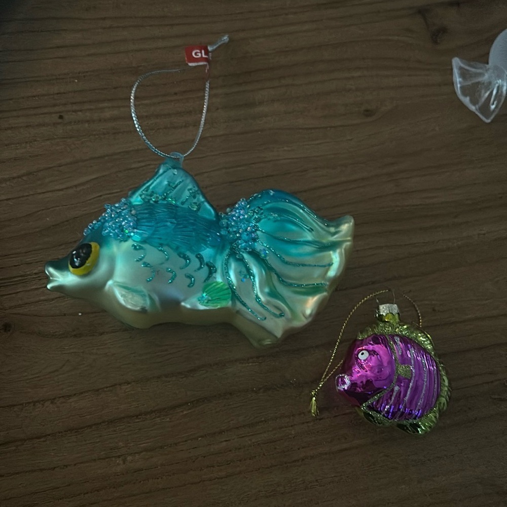2 fish ornaments